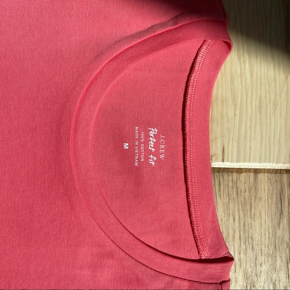 J  CREW, NEW, WOMEN'S TEE-SHIRT. - Picture 2 of 3